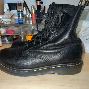 Authentic size US 7 docs